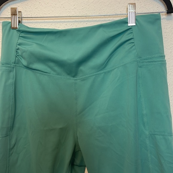 Free People FP Movement Teal Cropped Leggings Size Large - Picture 4 of 7